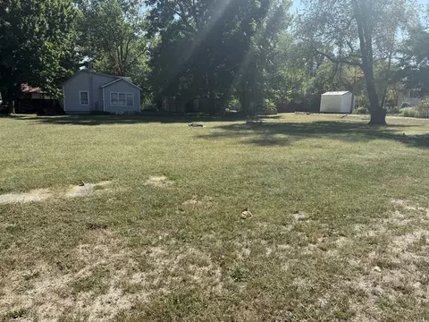403 N Hopkins St, Newman, IL 61942