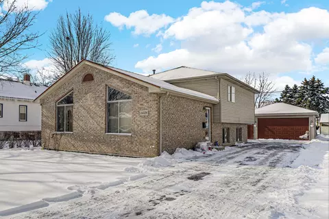 14328 S Division St, Posen, IL 60469