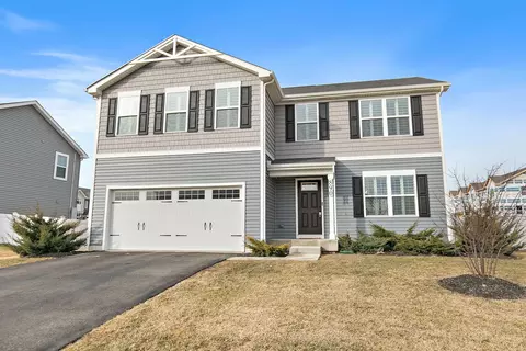 890 Larkspur Ln, Hampshire, IL 60140
