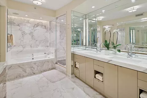 Bath - 180 E Pearson St #3401, Chicago, IL 60611 photo 3 of 4