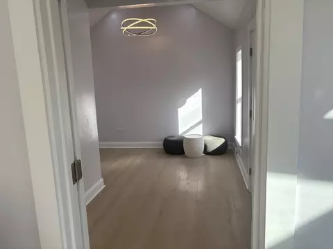 Entry Way - Undisclosed, Bloomington, IL 61701 photo 2 of 3