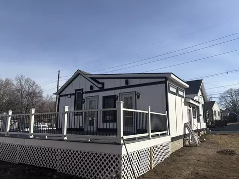 Exterior - Undisclosed, Bloomington, IL 61701 photo 3 of 6