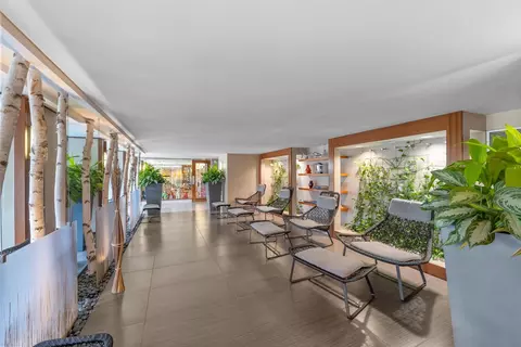 Entry Way - 400 E Randolph St #3702, Chicago, IL 60601 photo 4 of 4