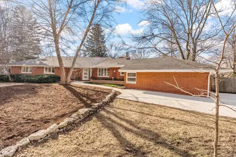 31 Montclair Rd, Urbana, IL 61801