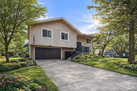 5209 Keene Ln, Hanover Park, IL 60133