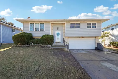 1861 Hollywood Ave, Hanover Park, IL 60133