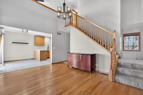 Living - 550 Madison Ln, Elgin, IL 60123 photo 5 of 5