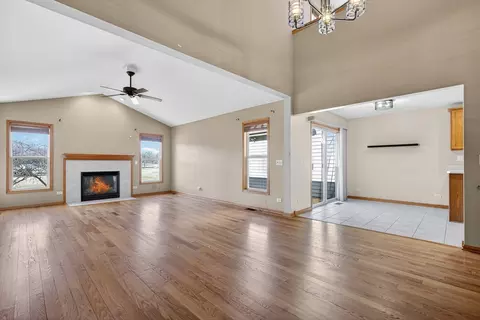 Living - 550 Madison Ln, Elgin, IL 60123 photo 3 of 5