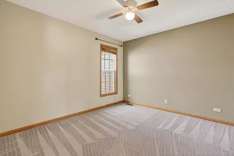 Bedroom - 550 Madison Ln, Elgin, IL 60123 photo 4 of 4