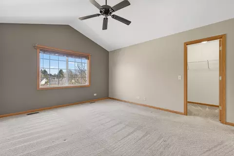 Bedroom - 550 Madison Ln, Elgin, IL 60123 photo 3 of 4