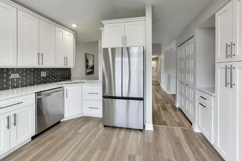 Kitchen - 422 Cromwell Cir #2, Bartlett, IL 60103 photo 3 of 3