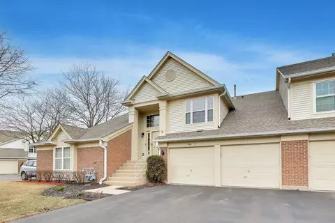 Exterior - 422 Cromwell Cir #2, Bartlett, IL 60103 photo 2 of 3