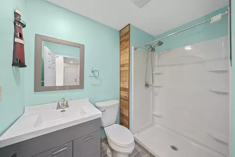 Bath - 193 Chicago Rd, Paw Paw, IL 61353 photo 1 of 3