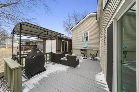 Exterior - 193 Chicago Rd, Paw Paw, IL 61353 photo 5 of 9