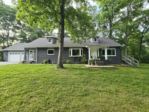 14700 N Allen Ln, Mount Vernon, IL 62864