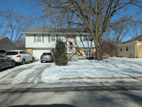 807 Hayward Ave, Streamwood, IL 60107