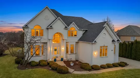 2347 Bird Ln, Batavia, IL 60510