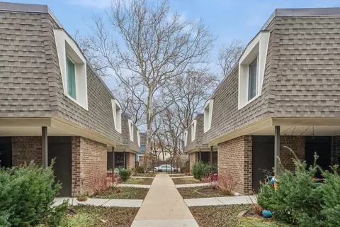 1627 W Belle Plaine Ave, Chicago, IL 60613