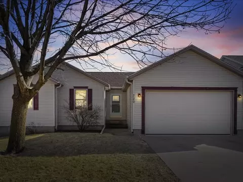 720 Cypress Dr, Colona, IL 61241