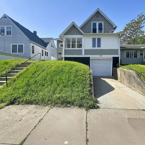 2748 11th Avenue C, Moline, IL 61265