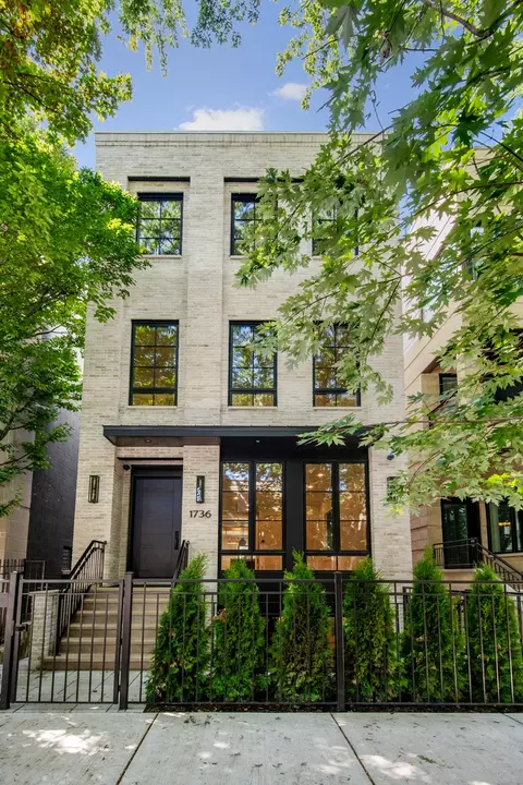 1736 N Winchester Ave, Chicago, IL 60622