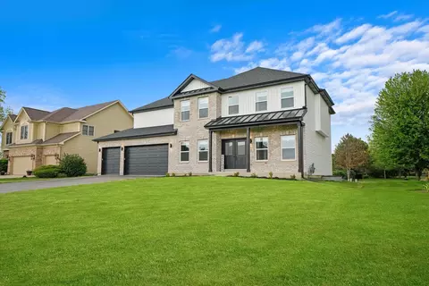 413 N Sycamore Ln, North Aurora, IL 60542
