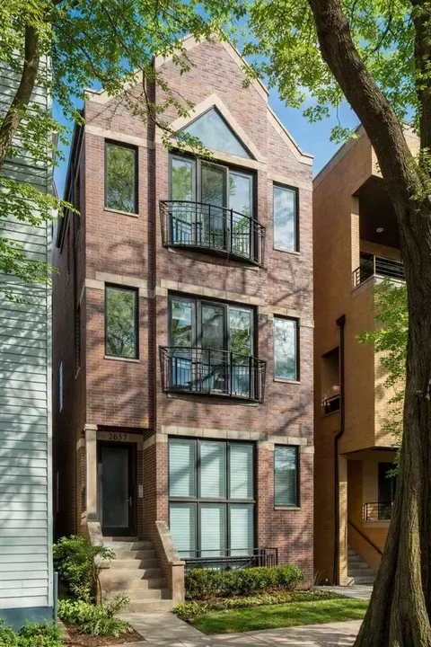 2657 N Racine Ave #3, Chicago, IL 60614
