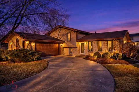 2704 Cherie Ln, Ottawa, IL 61350