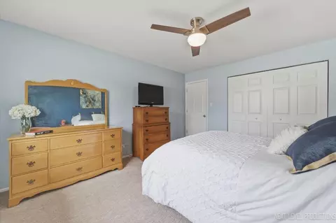 Bedroom - 1601 Castbourne Ct, Wheaton, IL 60189 photo 2 of 4
