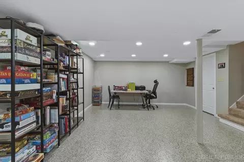 Other - 1601 Castbourne Ct, Wheaton, IL 60189 photo 6 of 7