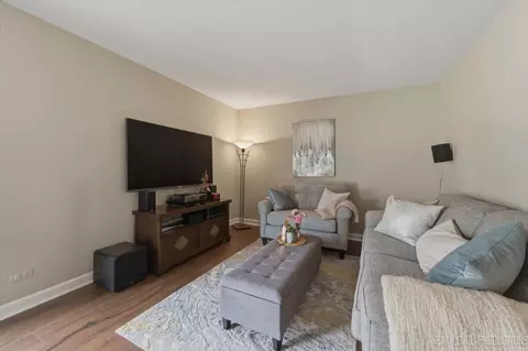 Living - 1601 Castbourne Ct, Wheaton, IL 60189 photo 2 of 3