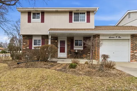1601 Castbourne Ct, Wheaton, IL 60189
