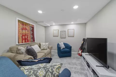 Living - 1601 Castbourne Ct, Wheaton, IL 60189 photo 3 of 3