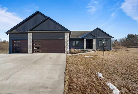 606 N Beacon Hill Cir, Urbana, IL 61802