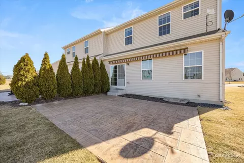 Exterior - 980 Sears Cir, Elburn, IL 60119 photo 4 of 6