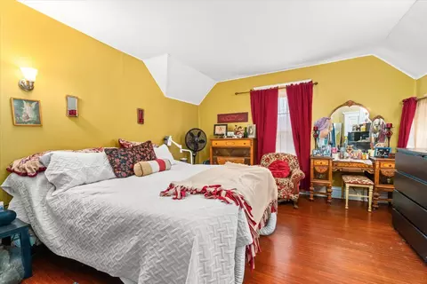 Bedroom - 343 Evans Ave, Aurora, IL 60505 photo 1 of 2