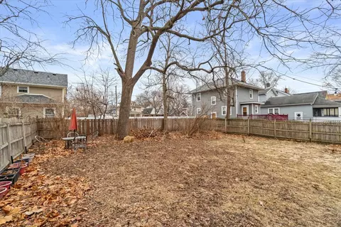 Exterior - 343 Evans Ave, Aurora, IL 60505 photo 5 of 13