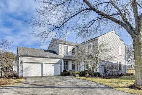 13 The Court Of Hidden Wls, Northbrook, IL 60062