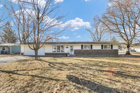 209 W Strong St, Tolono, IL 61880