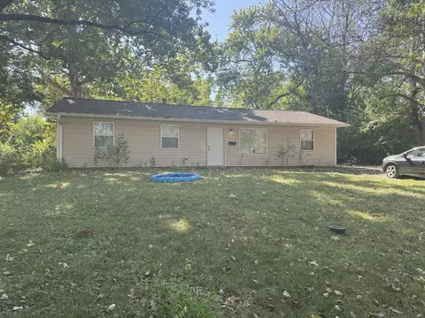 1607 Williamsburg Dr, Champaign, IL 61821