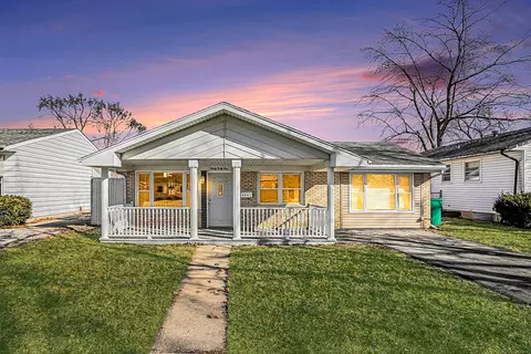 3041 Hopkins St, Steger, IL 60475
