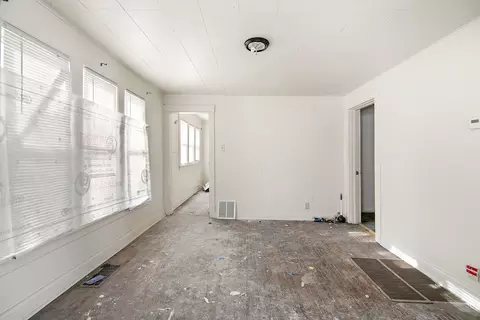 Living - 201 N Cottage Ave, Kankakee, IL 60901 photo 2 of 3
