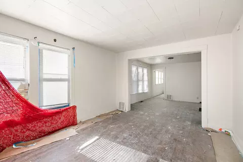Living - 201 N Cottage Ave, Kankakee, IL 60901 photo 3 of 3