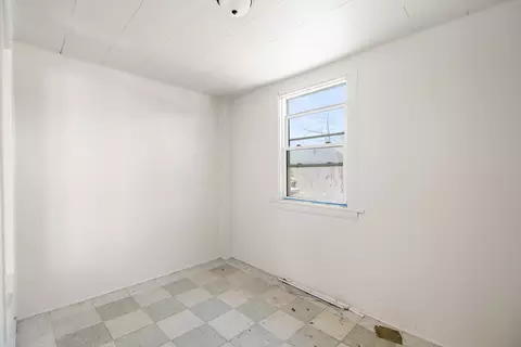Bedroom - 201 N Cottage Ave, Kankakee, IL 60901 photo 3 of 4