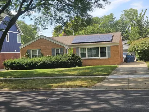 406 N Prospect Manor Ave, Mount Prospect, IL 60056