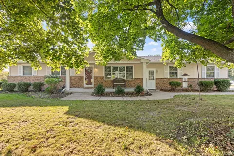 3 Poplar Rd, Yorkville, IL 60560