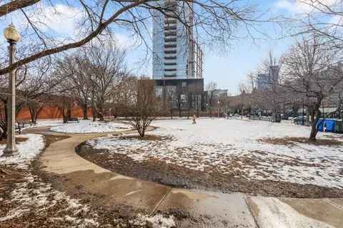 Exterior - 326 E 18th St, Chicago, IL 60616 photo 4 of 4
