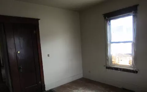 Bedroom - 408 43rd St, Moline, IL 61265 photo 2 of 3