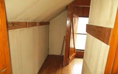Entry Way - 408 43rd St, Moline, IL 61265 photo 1 of 1