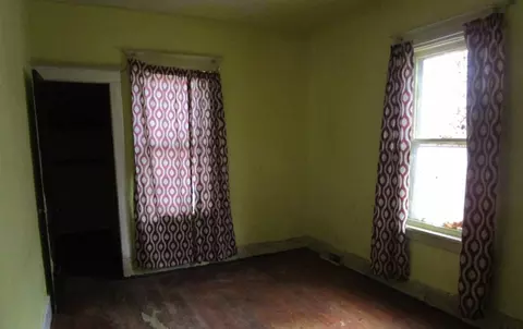 Bedroom - 408 43rd St, Moline, IL 61265 photo 3 of 3